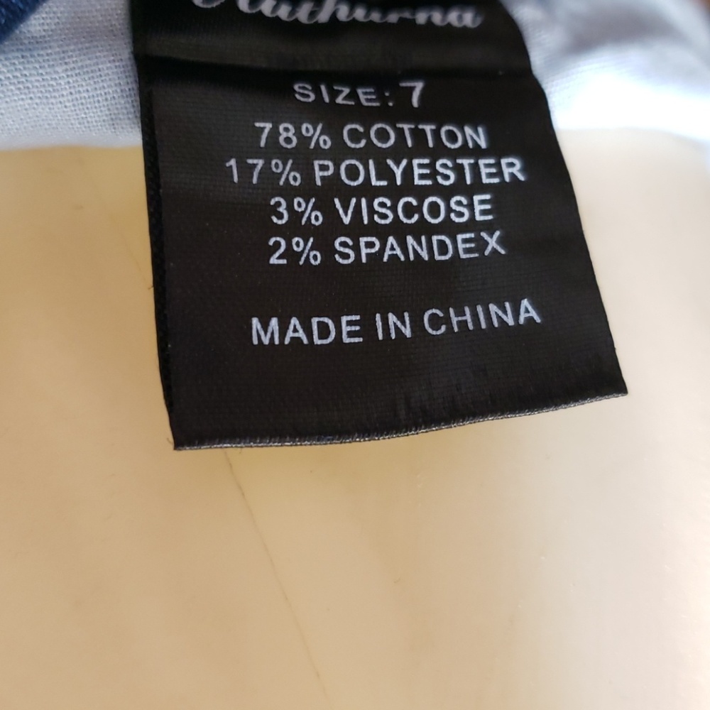 Distressed Jeans - Picture 7 of 8